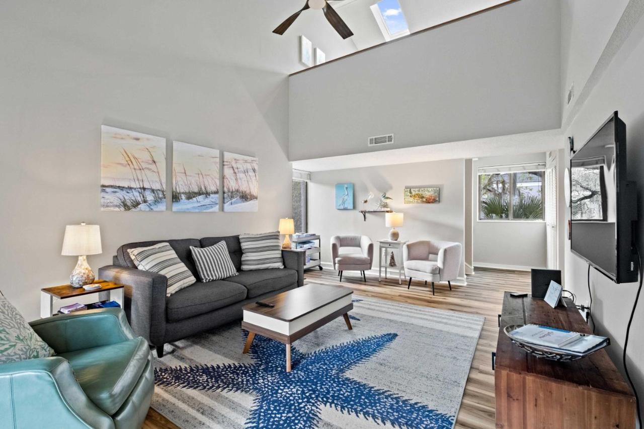 Coastal Oasis With Pool - Walk To Coligny Beach Park Hilton Head Island Esterno foto